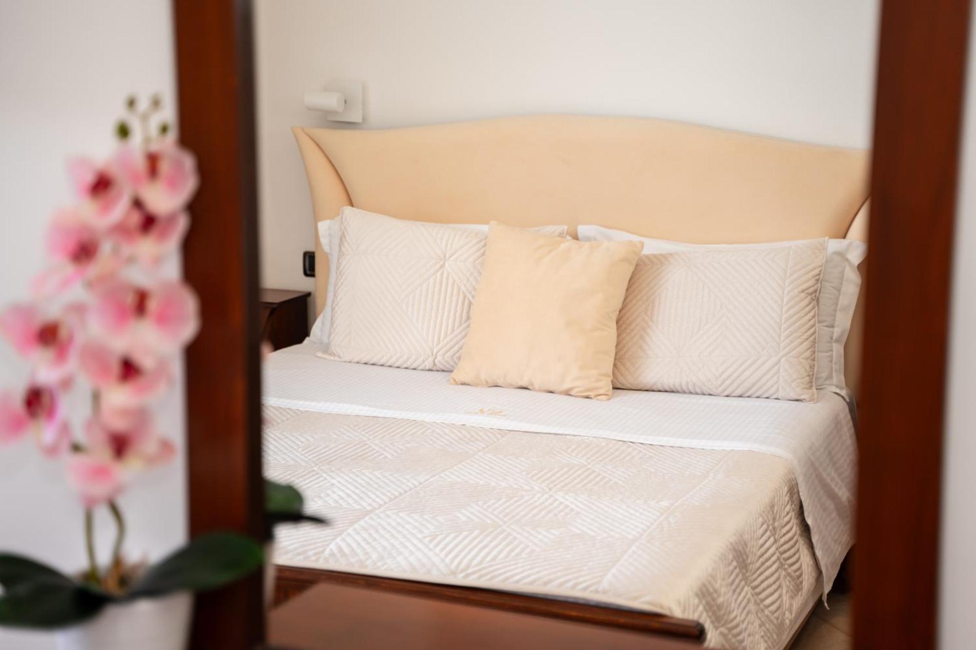 סרנדה Hotel Visad מראה חיצוני תמונה
